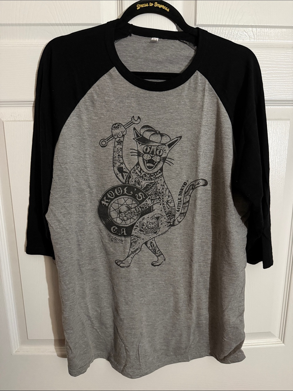 Gray & Black Raglan Tee with Graphic Cat